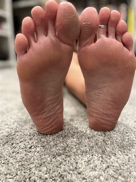 My big toes are a little tore up from running. Would you still play