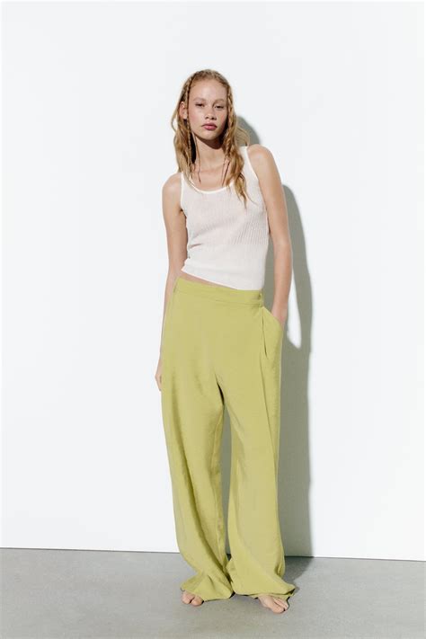 is there any deals for shoppers looking for spring vacations 33