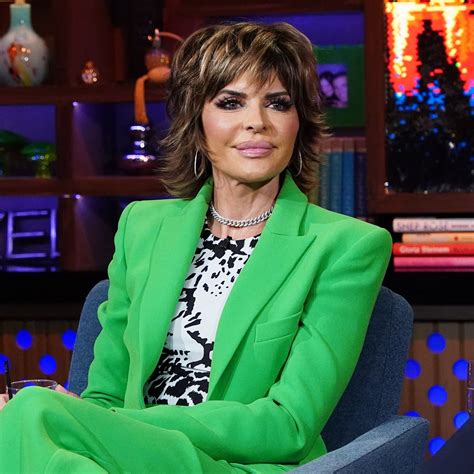Lisa Rinna, 60, Was Inspired by 'Schitt's Creek' to Post a Nude | Lisa