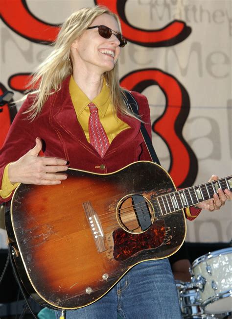 Egg-bound Aimee Mann finds comfort back on the road