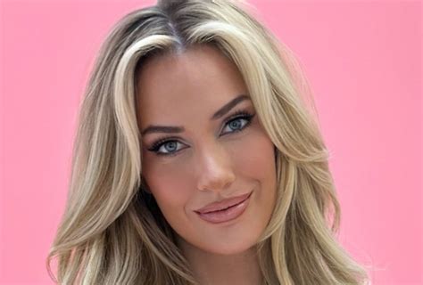 Golf Influencer Paige Spiranac Shows Off Massive Boobs in Valetines