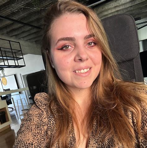 Mila Mirovic – Medium