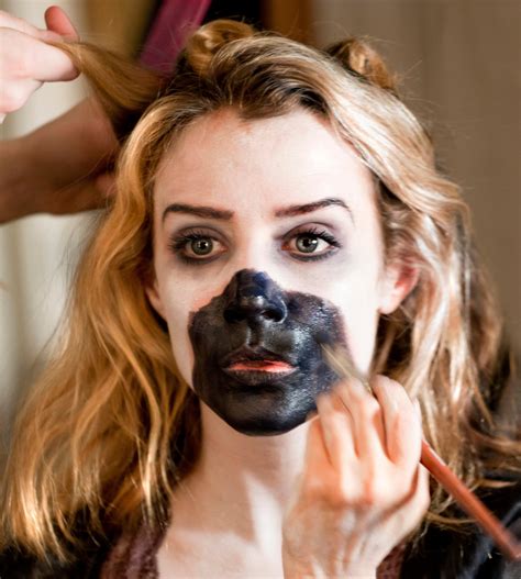 Lisa Dwan Performs Solo at BAM in 3 Beckett Plays - The New York Times