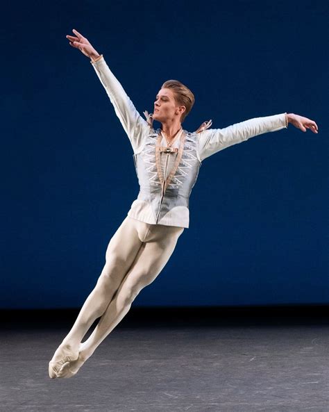 Pin by John on Male ballet dancers | Ballet photography, Ballet poses ...