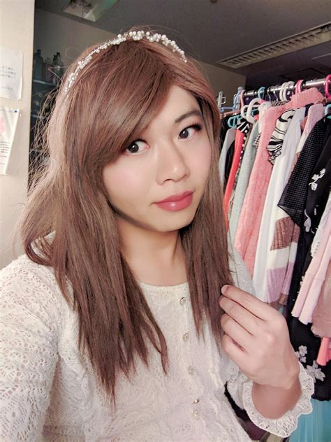 I had a great time going out to the crossdresser bar in Shinjuku. They