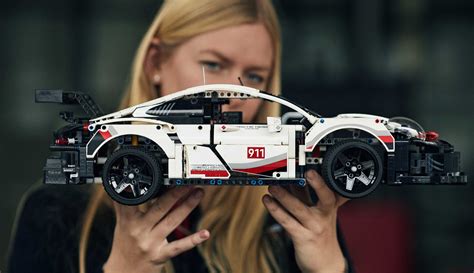 Build Your Dream Car With This LEGO Technic 911 RSR