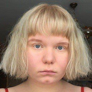 Olya Cass - Age, Family, Bio | Famous Birthdays