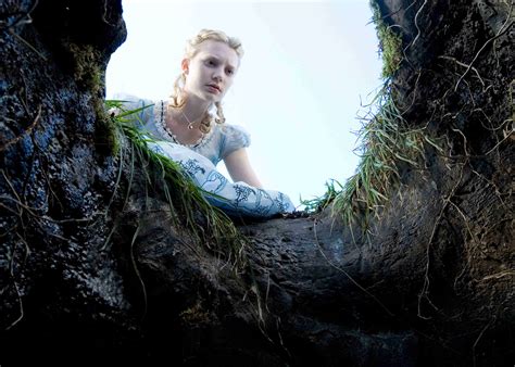 Alice Falls Into the Hole in Sneak Peek of 'Alice in Wonderland'