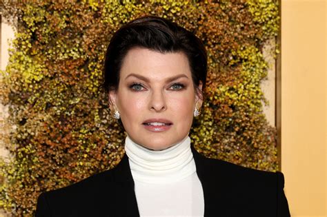 Linda Evangelista says botched procedure left her permanently damaged