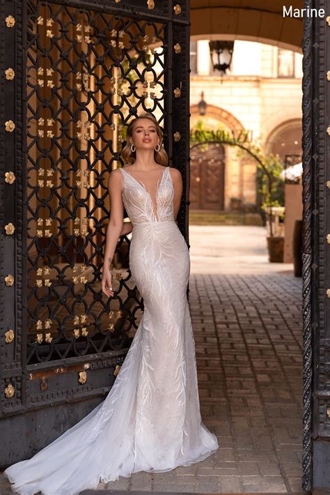 Marine - Fit and Flare Hourglass Silhouette Wedding Dress - Perfections