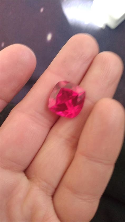 any guesses? it glows Under uv light. I don't see any bubbles in it : r