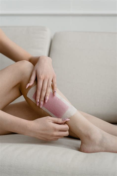 how to wax your legs at home
