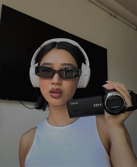 GET TO KNOW: SELINA YANG – Nakedvice