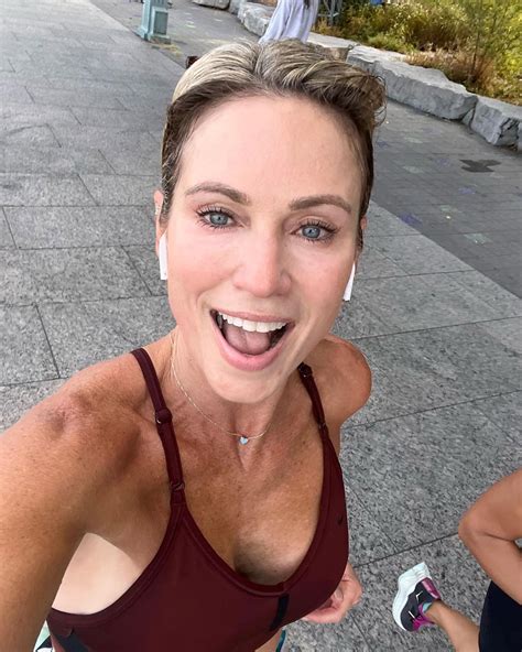 Fans of amy robach and husband react to the latest viral photos 9