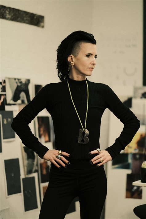 Hannah Martin creates Brit nominees sculpture - Something About Rocks