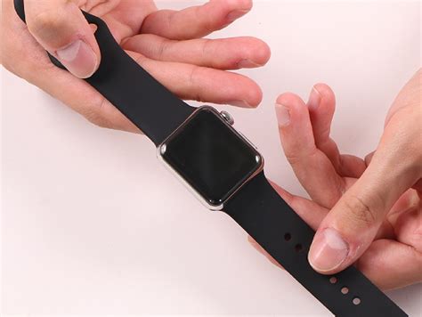 how to put pictures on apple watch