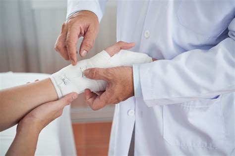 Wrist Pain? Signs You Might Have a Hairline Fracture