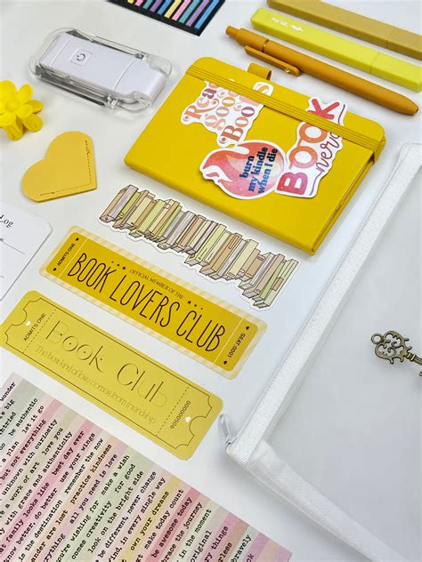 Bookish Bundles – Cozy Accessories for Readers & Dreamers – YOURBOOKISH.COM