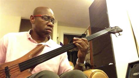Warwick Corvette Fretless Bass - YouTube