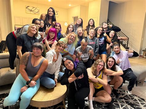 Ella Envy - Ella Envy added a new photo.