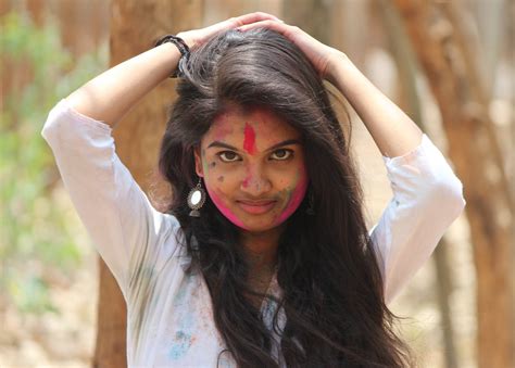 An Indian girl during Holi festival - PixaHive