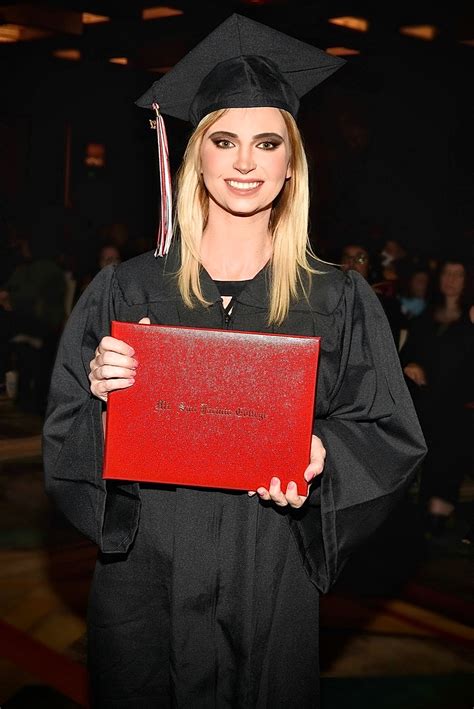 ⭐Astrid Star👁️The Real One⭐ on Twitter: "Class of 2022 💋 https://t.co