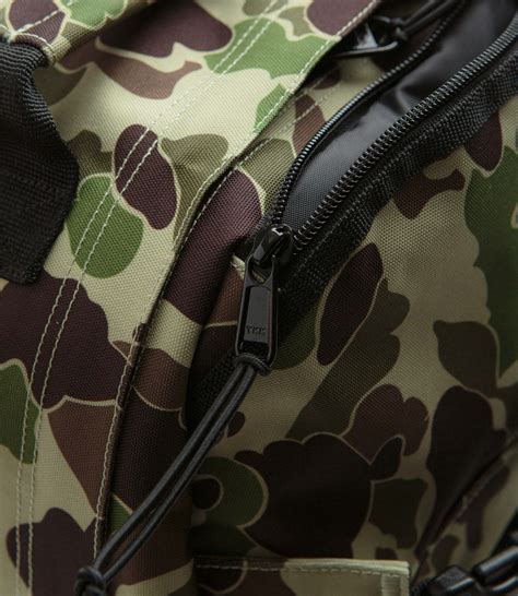 Carhartt Kickflip Backpack - Camo Duck Green | Flatspot