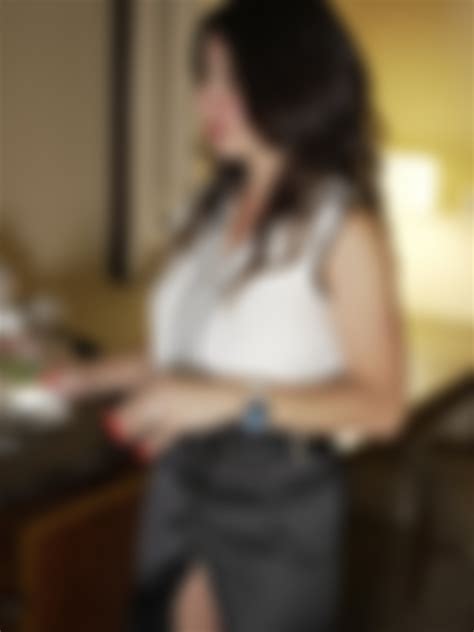 innocent married mom in a secret hotel. nothing to see here. (46F