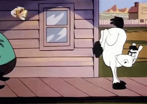 Gif Cavalo Dando Coice