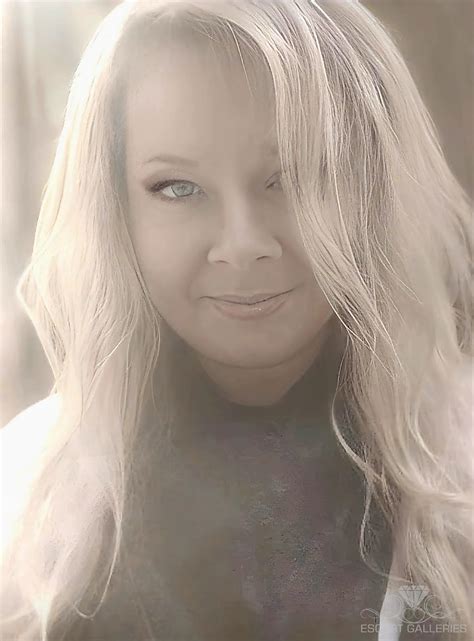 Alluring Ava (38) - Escort lady in Tampa FL