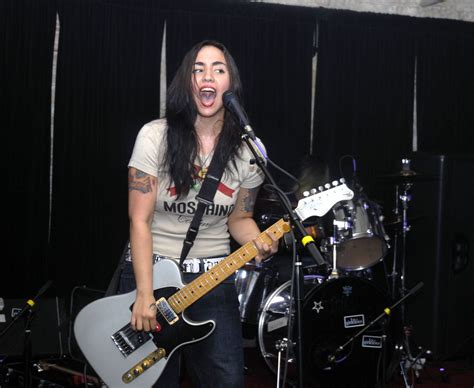 Nina Diaz | Guitarist, Musician, Musik