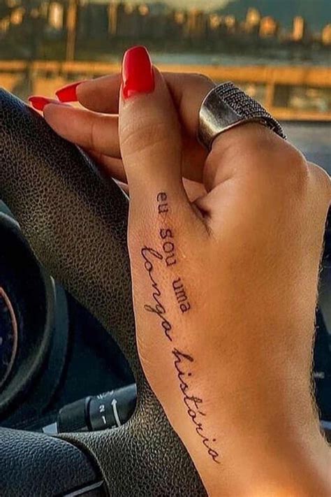 Tattoos Femininas Frases - 33 Tatuagens femininas de frases: expressando sua personalidade e ...