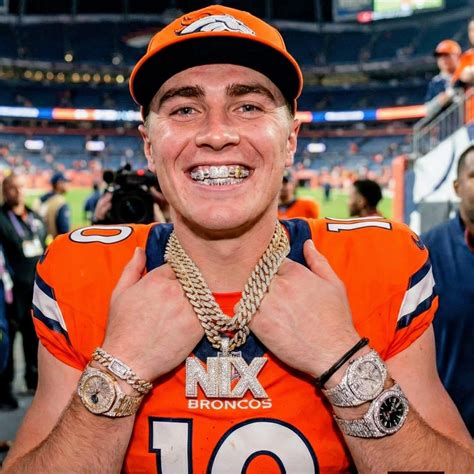 Justin Herbert refused to take a photo... - Stolen NFL Memes | Facebook