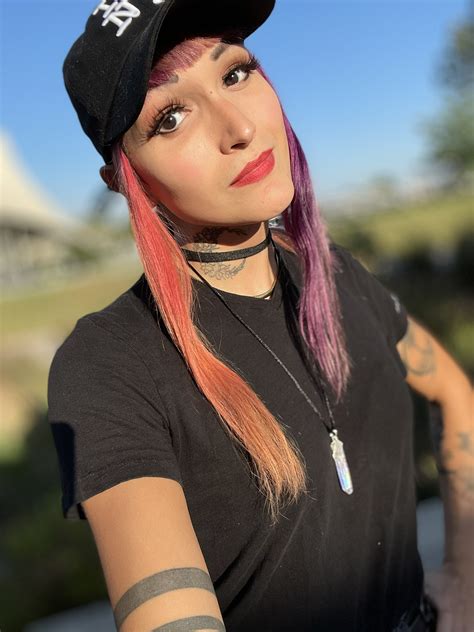 TW Pornstars - Flowergoth Roze, Exxotica Miami!🌈. Twitter. Sup? . 10:29