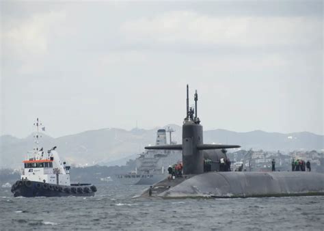 (Photos) Cruise Missile Submarine USS Florida Arrives in Souda Bay ...