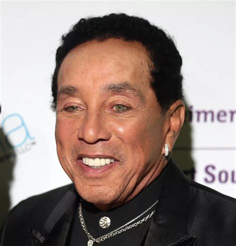 smokey robinson face surgery