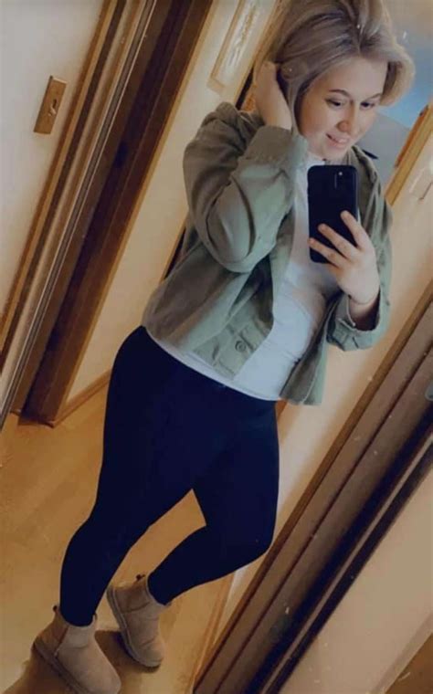 Thick PAWG teacher : r/GirlsWithPhones