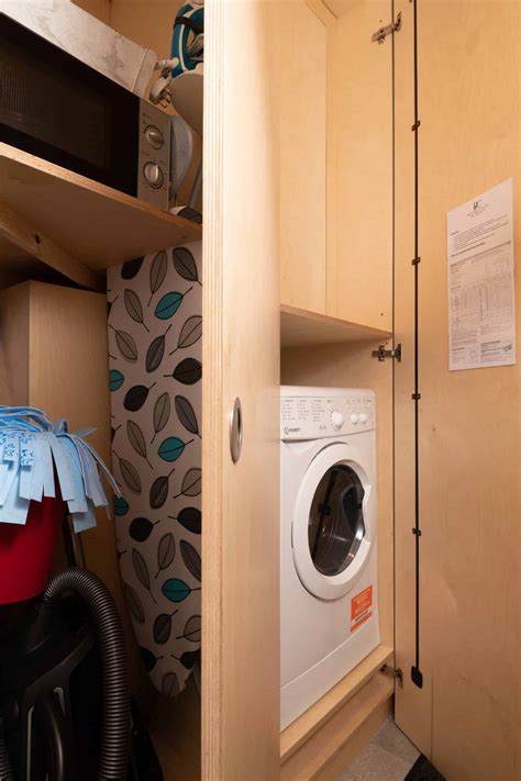 Peregrine Retreat Gallery - Bettws Court Retreats, Herefordshire