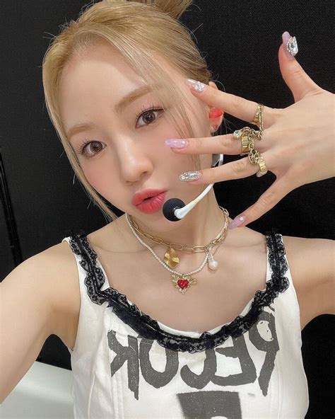 220901 Rocket Punch SNS Update - Dahyun | kpopping