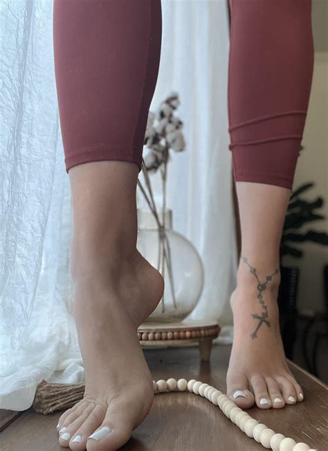 Hello x : r/Whitetoes