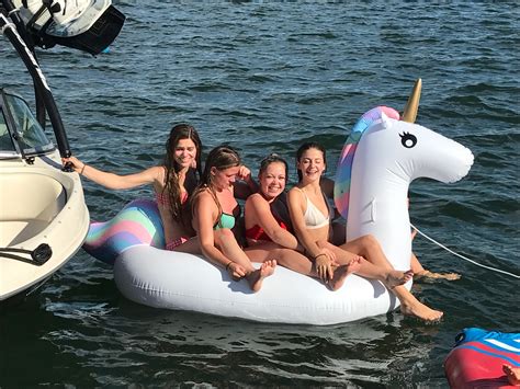 boat hire melbourne family activity | melbourne boat hire