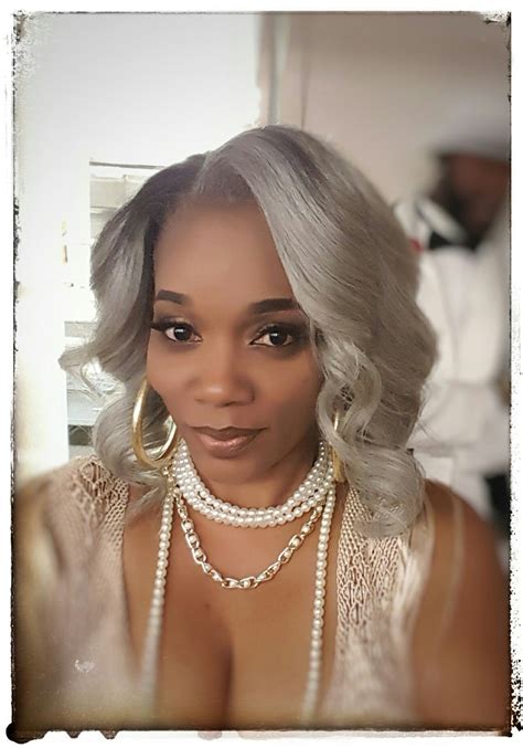 Heart Stopping Beauty. Absolutely Perfect. | Womens hairstyles, Middle