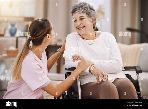 fauteuil roulant handicap banque de photographies  dimages  haute