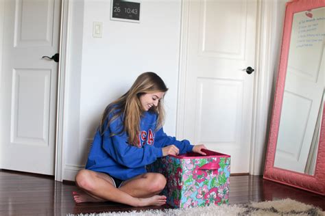 ULTIMATE COLLEGE DORM CHECKLIST + WHAT YOU DO & DON’T NEED