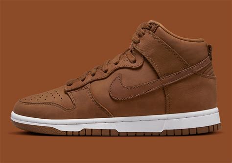 Nike Dunk High Premium "Brown Suede" DX2044-200 | SneakerNews.com