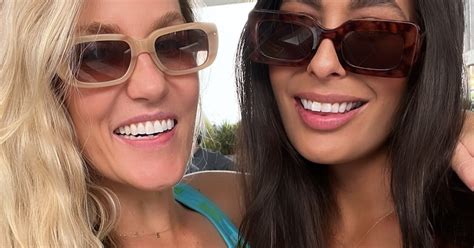 5 Things To Know If You're Considering Teeth Veneers, According To A ...