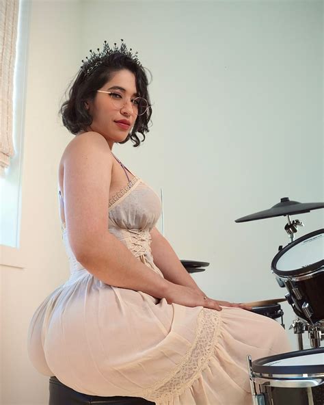 Helddy Hemer | Just a little of me #pic #pictureoftheday #instapic #