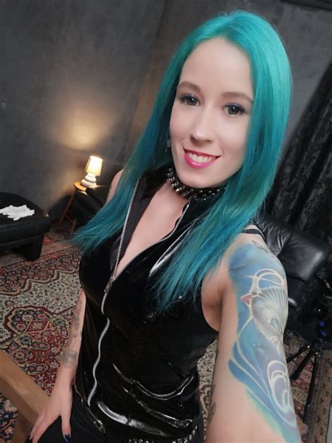 TW Pornstars - Minnie Manga. Twitter. Hey guys 🤗 How are you? 😘 Come