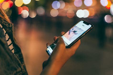 how to reduce blue light on phone