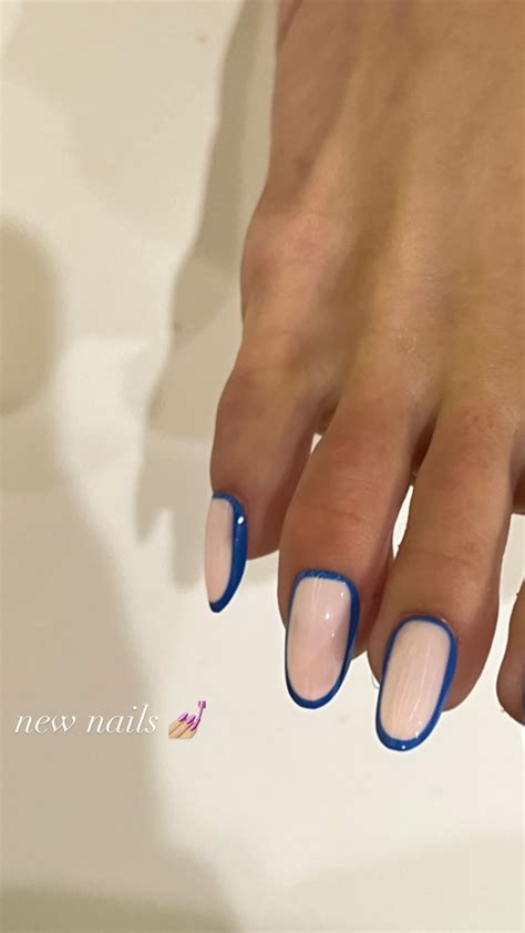 Dixie D'Amelio's Feet